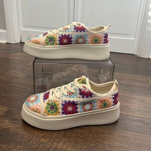 Dirty Laundry Rambling Crochet Platform Sneaker Size Women’s 10 Multicolor